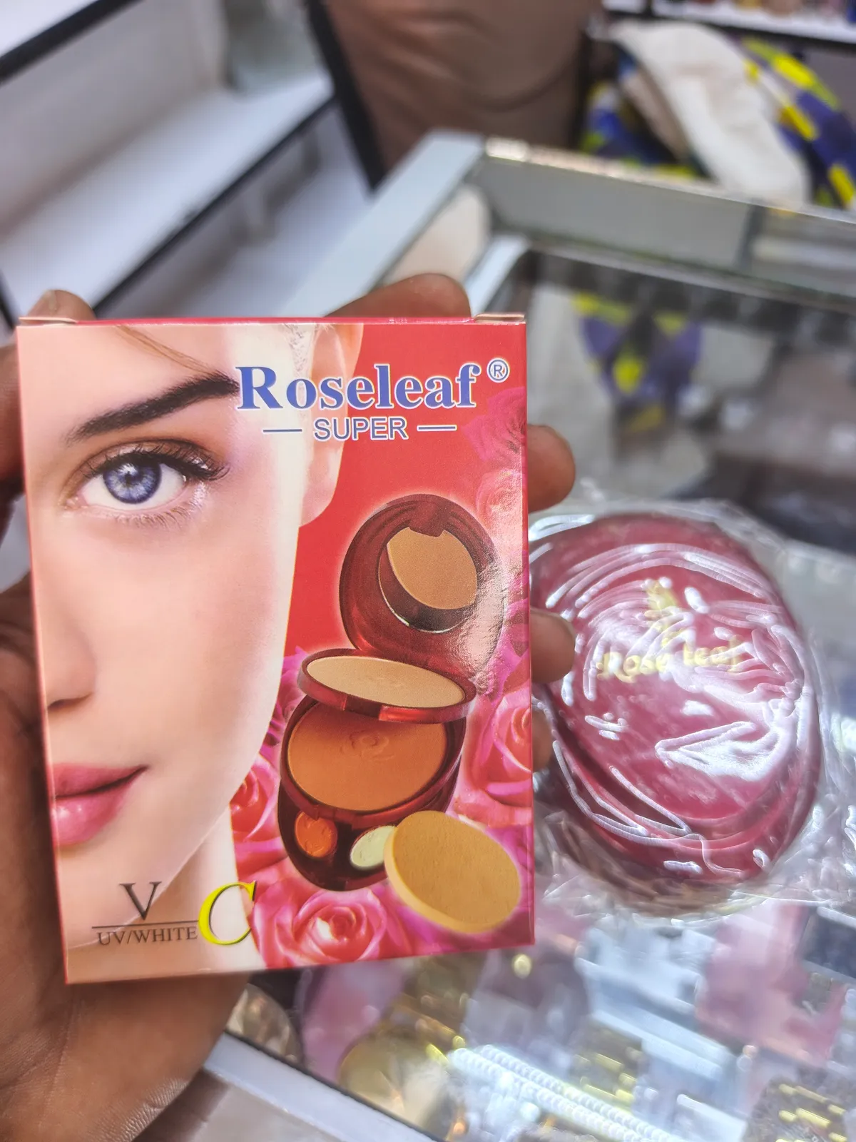 Smooth Matte Pressed Powder with Built-In UV Protection